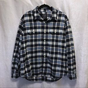Plaid *AMERICAN EAGLE* flannel.